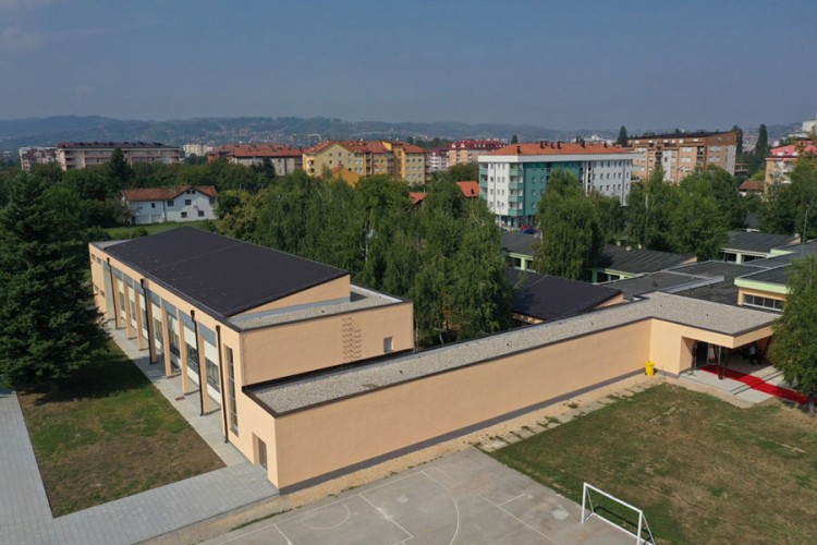 Starčevica dobija sportsku dvoranu, a Ada školu