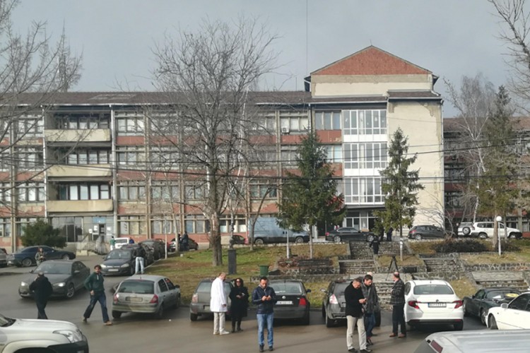 Sekretarica Olivera Ivanovića završila u bolnici