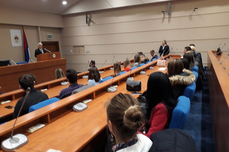 Čubrilović: Podrška obrazovanju studenata veoma značajna
