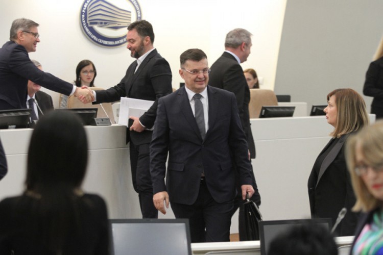 Mehmedović pitao Tegeltiju da li će posjetiti Potočare