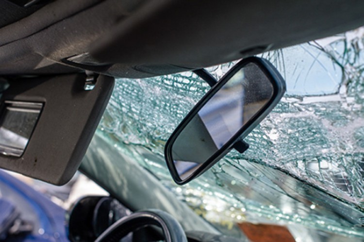 Poginuo vozač u slijetanju automobila u Lukavcu