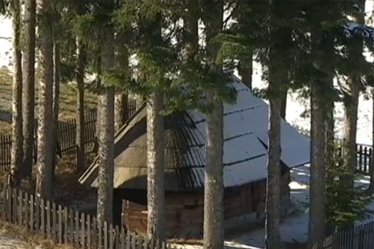 Crkvu borovi sakrili od Turaka