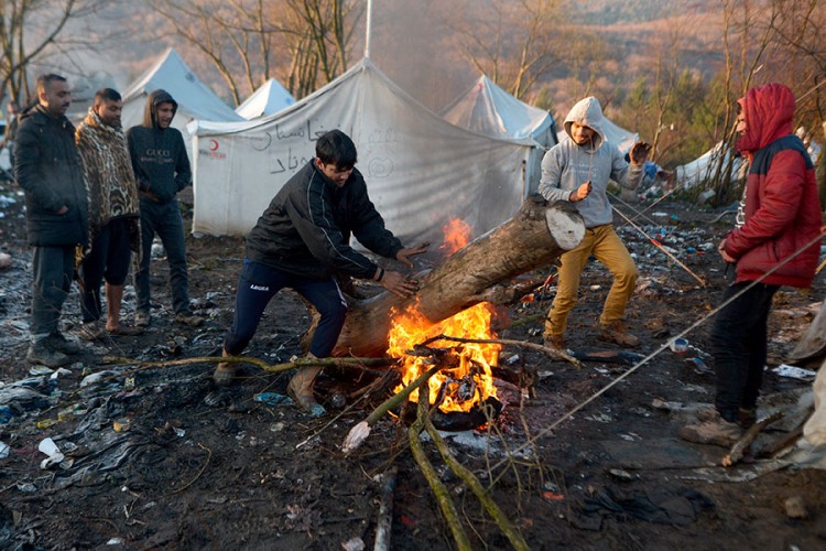 Za nekoliko sati počinje izmještanje migranata iz kampa "Vučjak"