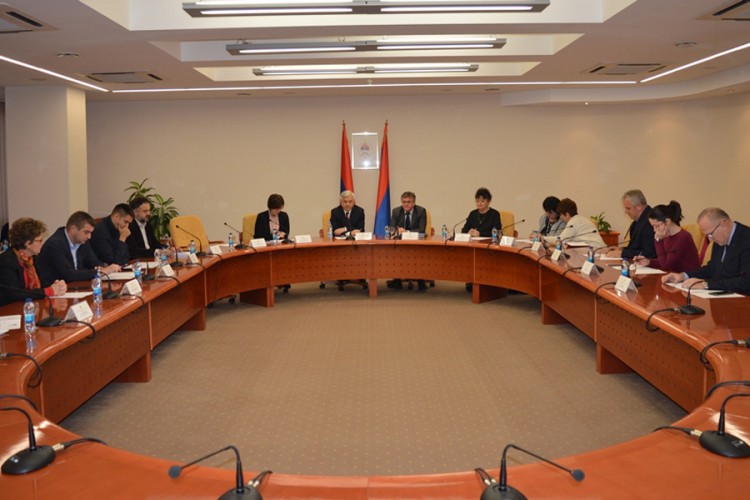 Poslanici NS RS o Prijedlogu Budžeta i ekonomskim reformama 16. decembra