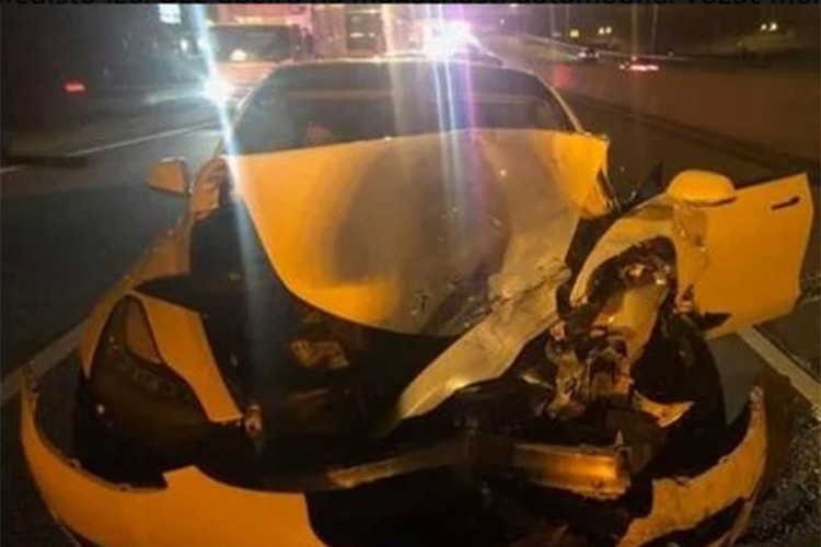 Teslin Model 3 se sa uključenim Autopilotom zabio u policijski auto