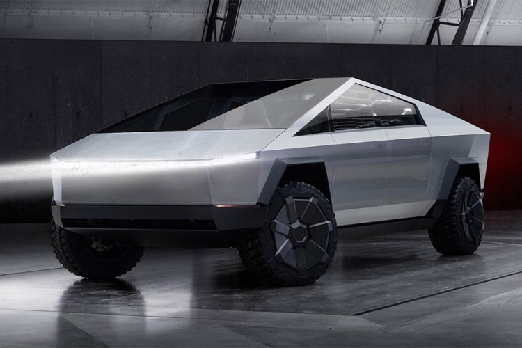 Elon Musk provozao novi Cybertruck