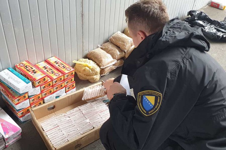 U Banjaluci i Brčkom odezete cigarete i duvan vrijedni 60.000 KM