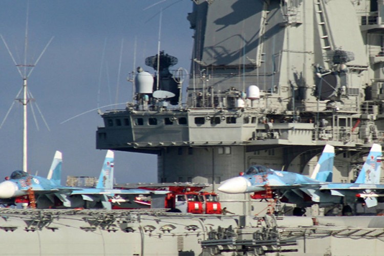 Zapalio se ruski razarač Admiral Kuznjecov