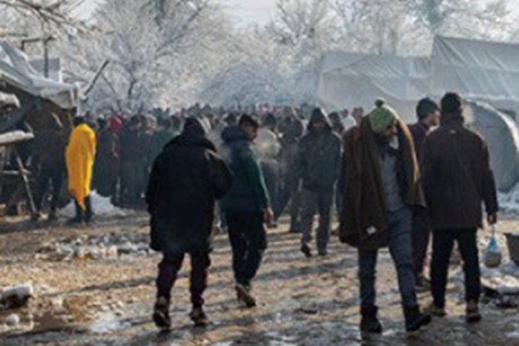 Više od 130 migranata smještenih u kasarnu Blažuju ima šugu