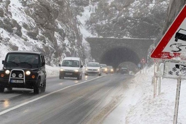 Poledica u višim predjelima, vozači oprez