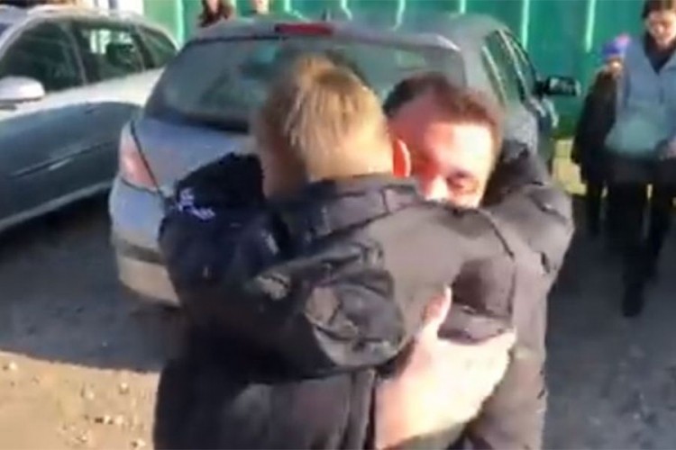 Video raznježio region: Dječak slao poruku ocu koji radi u Njemačkoj