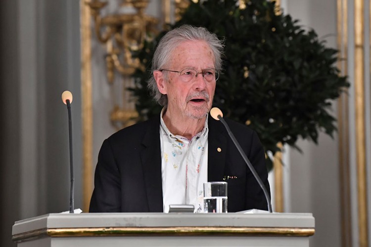 Handke nepoželjan i u Tuzli