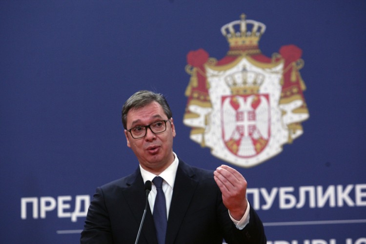 Vučić: Neću nikome dozvoliti da sruši vojnu industriju Srbije