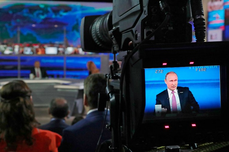 Oko 2.000 novinara bori se za Putinovu pažnju