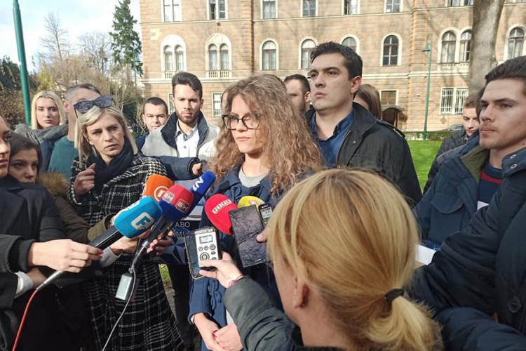 Predati potpisi 40.000 građana: Traže objavljivanje Programa reformi