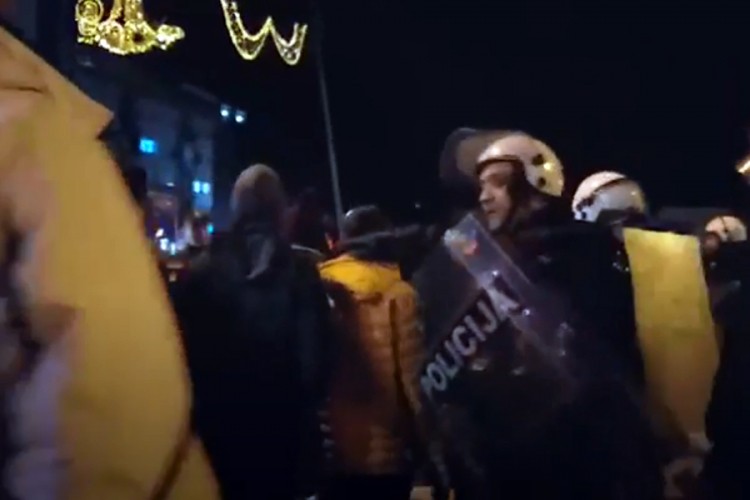 Sukob građana i policije u Nikšiću