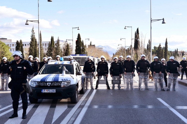 U Nikšiću uhapšen portparol DF-a zbog srpske zastave?