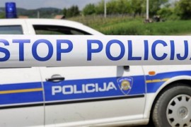Troje mrtvih u nesreći u Osijeku, BMW prepolovljen