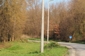 Automobilom udario u betonsku banderu