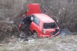 Pijan sletio u kanal, dvije osobe teško povrijeđene