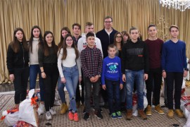 Vučić primio djecu iz Hrvatske