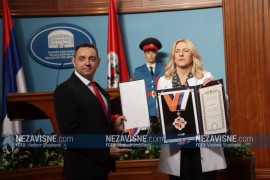 Orden zastave Srpske sa zlatnim vijencem Narodnom pozorištu i Vulinu