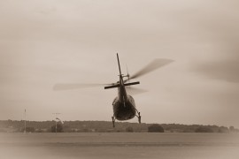 Helikopter se srušio u dvorištu kuće, dvoje mrtvih