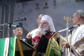 Patrijarh Irinej: Bezbožnici digli ruke na svetinje, to nisu ni Turci ...