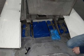 Oduzeti mobilni telefoni pronađeni u krovu autobusa