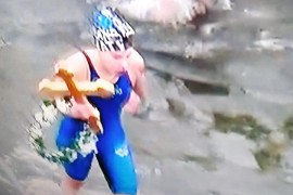 Tinejdžerki pozlilo na trci, ipak doplivala prva