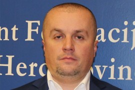 Štrbac: Samo SNSD i jedinstvena politika mogu pomoći Srbima u FBiH