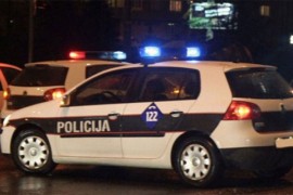 U sudaru dva auta povrijeđen pješak