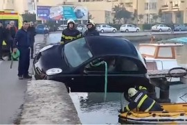 Spašena žena čiji je auto visio iznad mora u Zadru