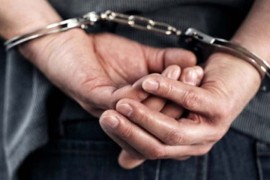 Uhapšeno 10 osoba, lakše povrijeđeni policajci