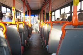 Žena ispala iz autobusa u pokretu
