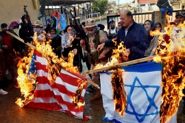 Posao cvjeta u iranskoj fabrici: Proizvode zastave SAD i Izraela za ...
