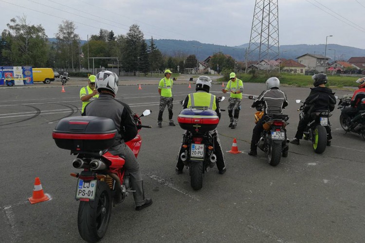 Bijesne motore zabraniti neiskusnim vozačima