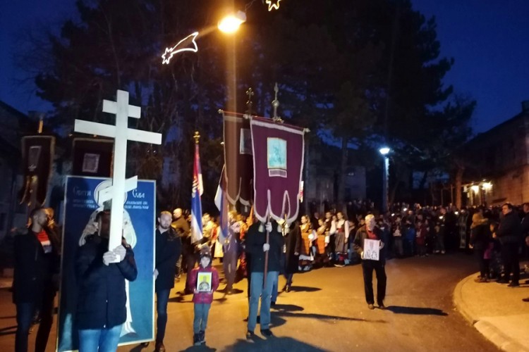 Hiljade Bilećana u litiji podrške odbrani svetinja u Crnoj Gori