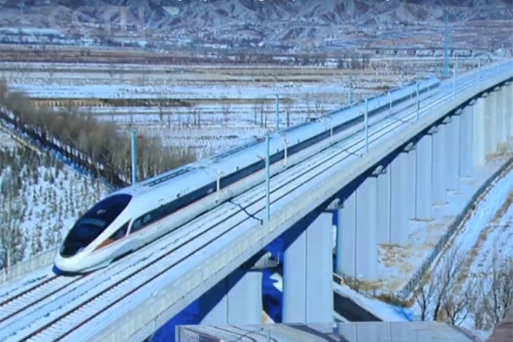 Kineski "pametni" voz juri 350 km/h, nema mašinovođu