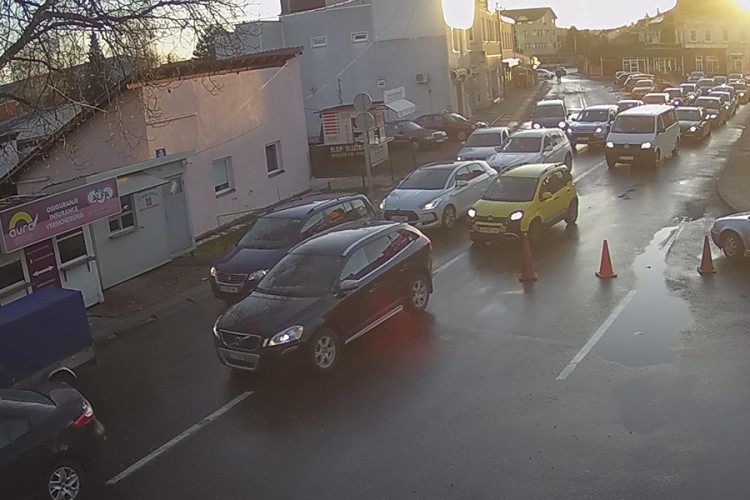 Pojačan saobraćaj prema Hrvatskoj, gužve na izlazu iz BiH