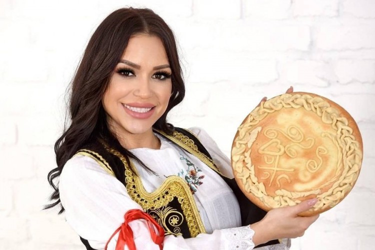 Aleksandra Mladenović otkrila: Zaljubljena sam i voljena