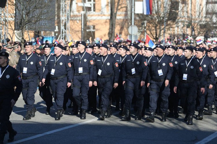Svečani defile na ulicama Banjaluke