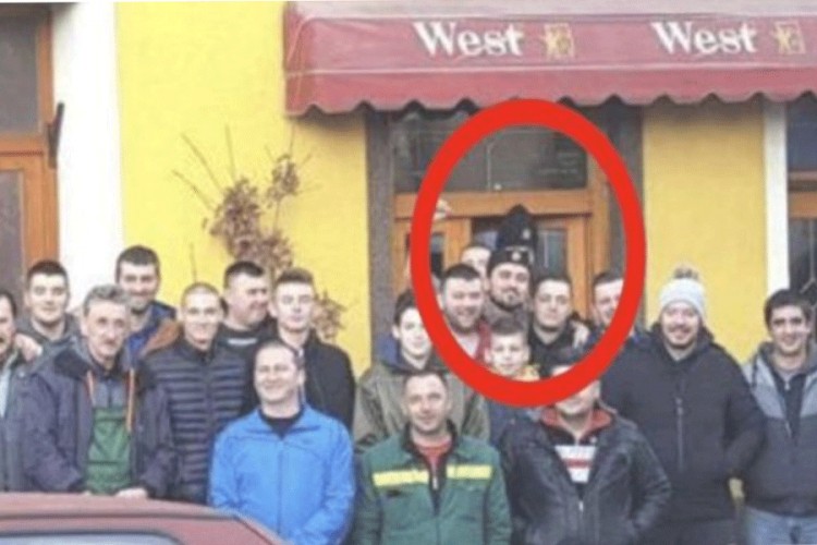 Bosanski Petrovac: Srbi kažnjeni zbog šubare sa kokardama