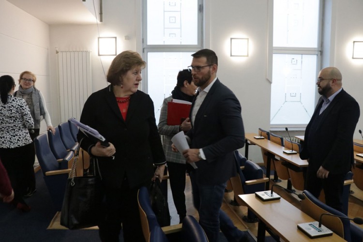 SDA bez pečata neće da smijeni Vladu KS