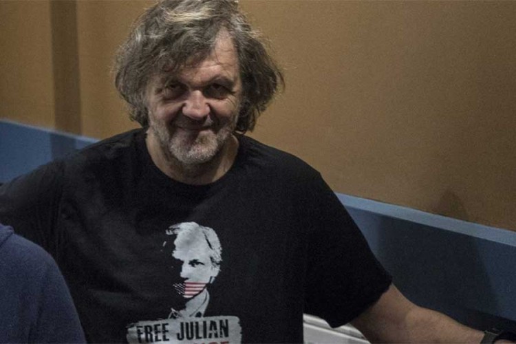 Kusturica: U Srbiji nema vijesti o Asanžu koji umire