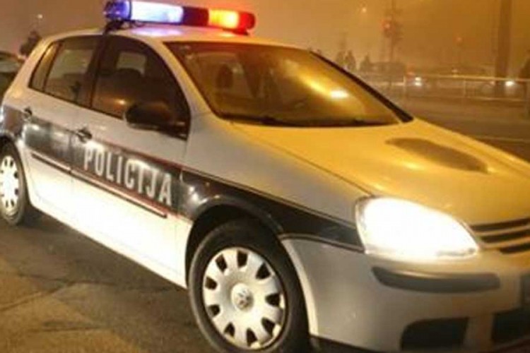Tri osobe povrijeđene na autoputu