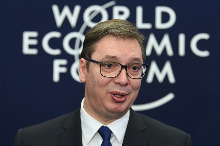 Vučić: Srbija neće da bude lak plen, zato kupuje odbrambeno oružje