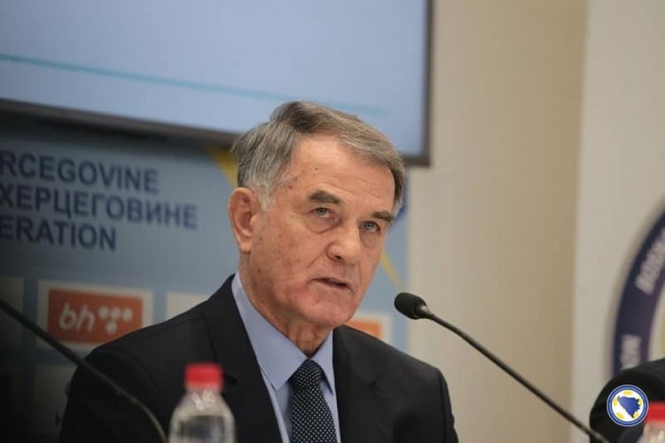 Dušan Bajević predstavio saradnike