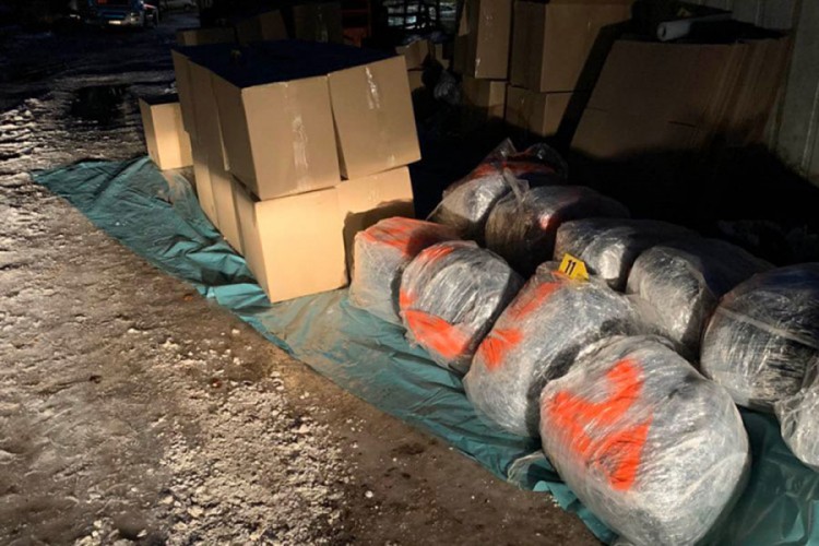 Cisterna u krugu firme krila 400 kilograma droge