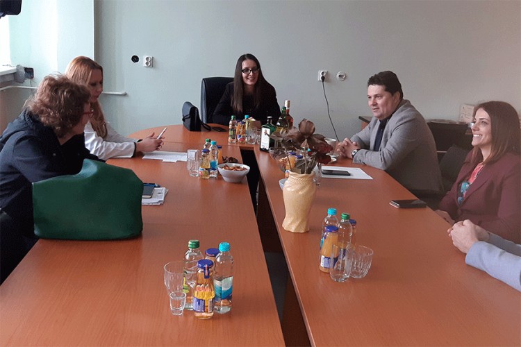 UKC RS donirao lijekove i medicinski materijal Domu zdravlja u Drvaru